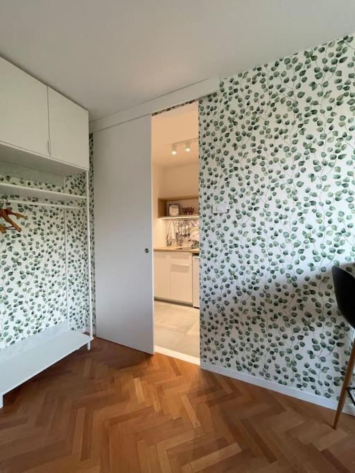 Studio With A View On City Center Park Марибор Екстериор снимка