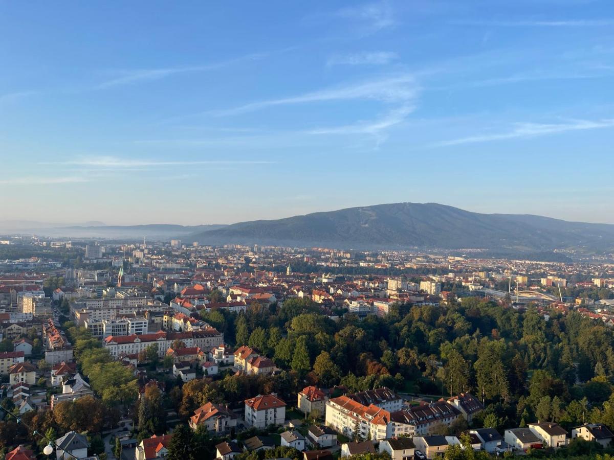 Studio With A View On City Center Park Марибор Екстериор снимка